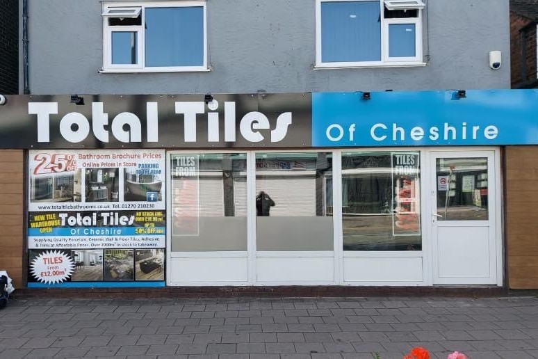 Total-Tiles-of-Cheshire-Sign - retail signage and hospitality signage